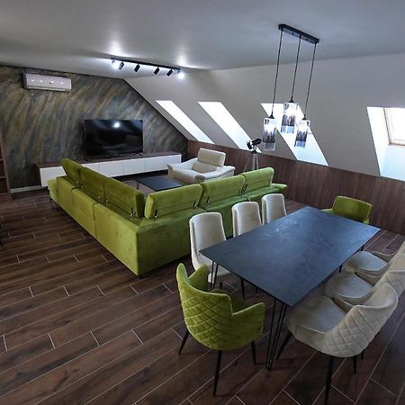 Delux Center Apartments Indija Dış mekan fotoğraf